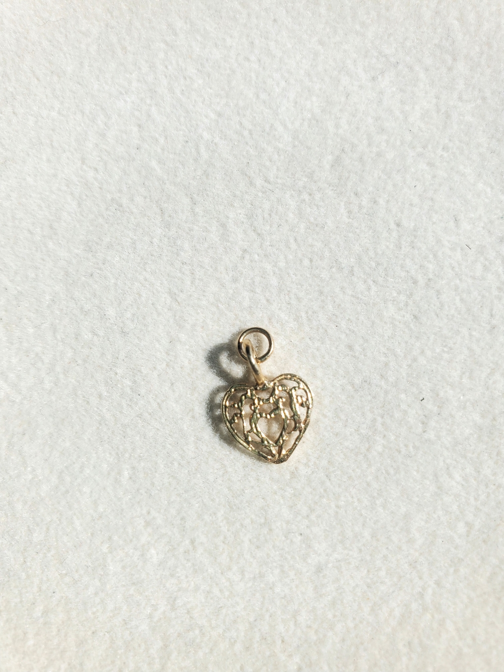 14K Solid Gold Filigree Heart Charm • 0.34g